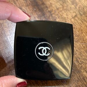 CHANEL Glossy Black Compact peach/sable dual eyeshadow
